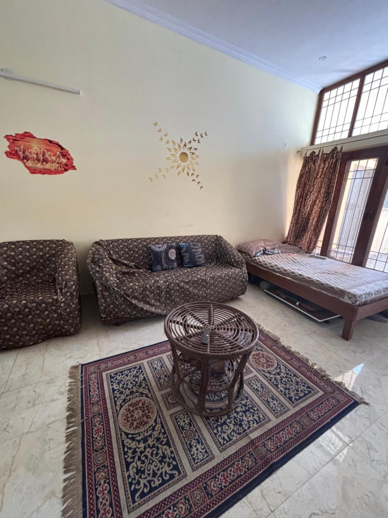 Birds Nest Bed & Breakfast New Delhi Exterior photo