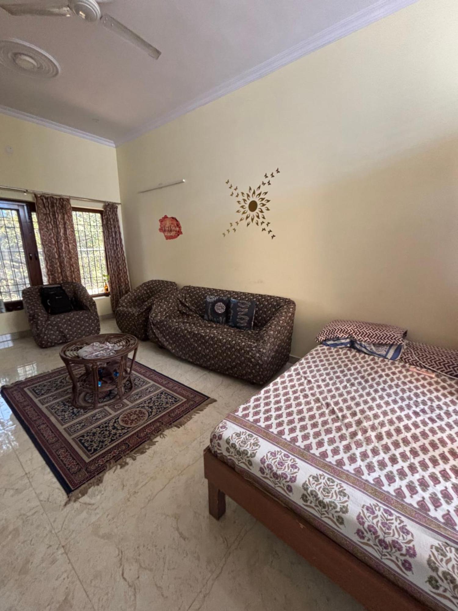 Birds Nest Bed & Breakfast New Delhi Exterior photo